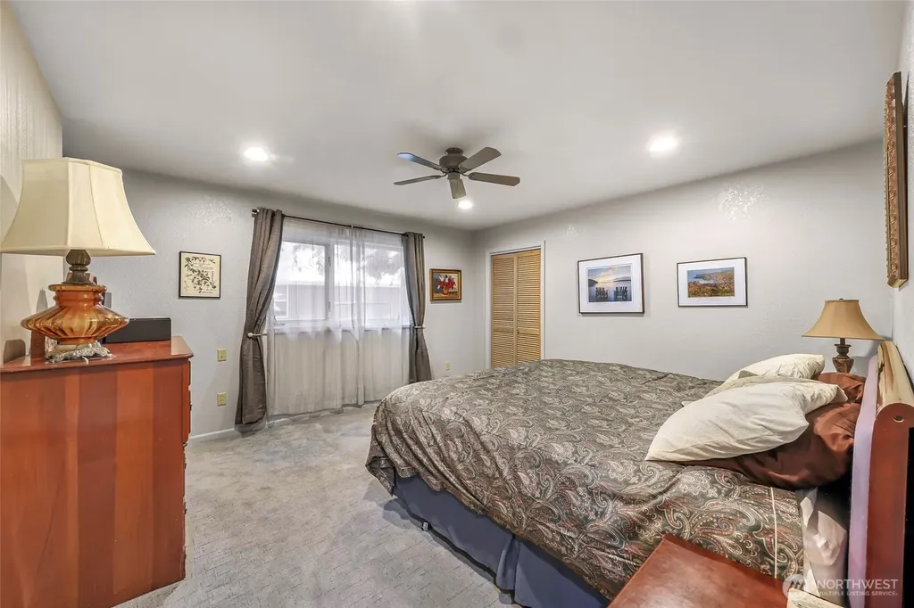 6874 Golf View Drive Lynden WA 98264