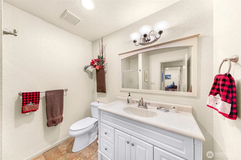 6874 Golf View Drive Lynden WA 98264