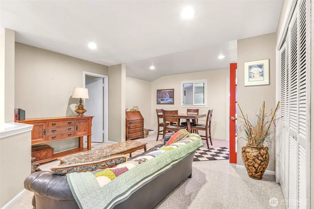 6874 Golf View Drive Lynden WA 98264