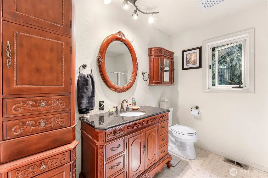 6874 Golf View Drive Lynden WA 98264