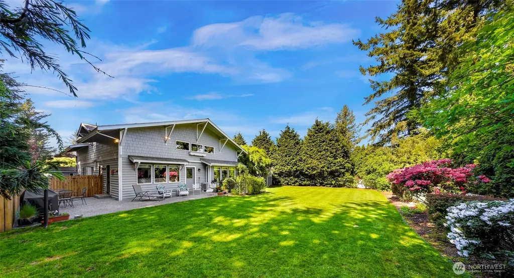 6874 Golf View Drive Lynden WA 98264