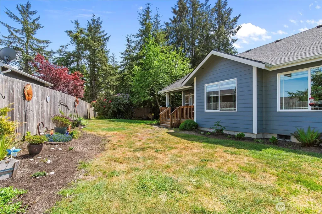 118 Mark Court SE Ocean Shores WA 98569