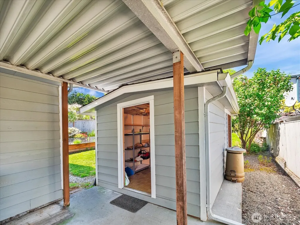 17235 119th Avenue NE Bothell WA 98011