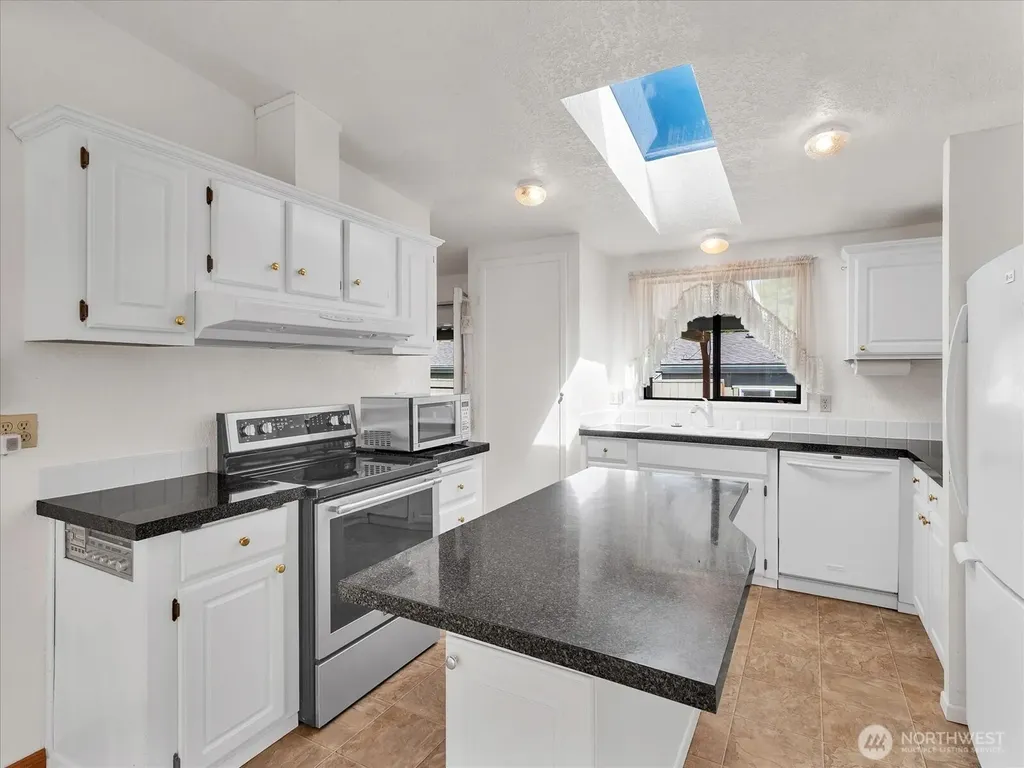 17235 119th Avenue NE Bothell WA 98011