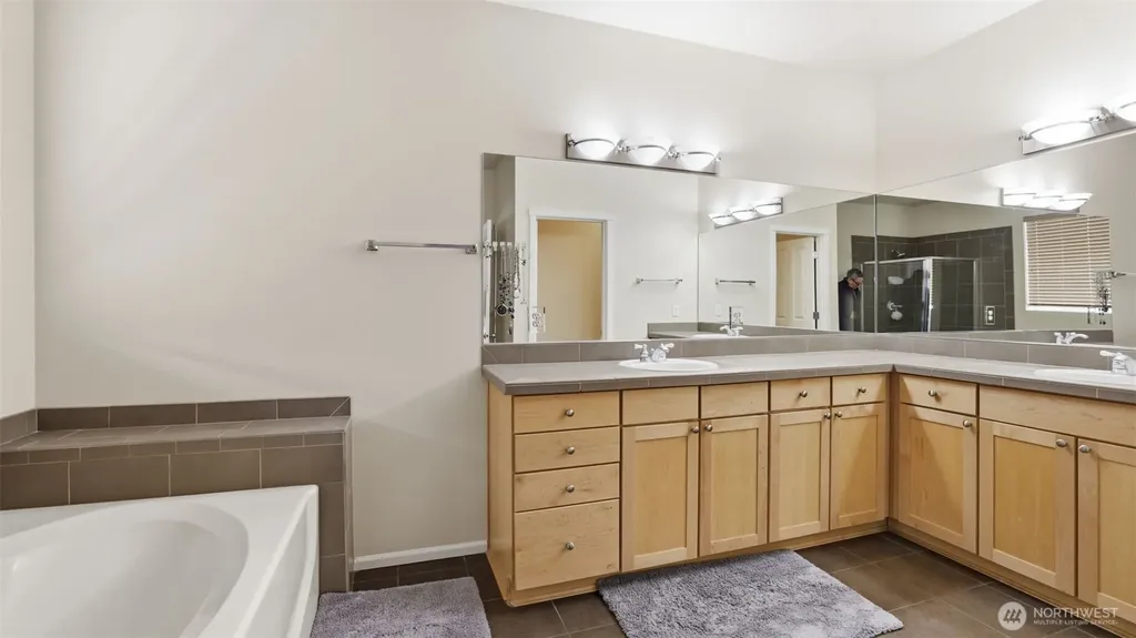 6114 Montevista Drive SE Auburn WA 98092
