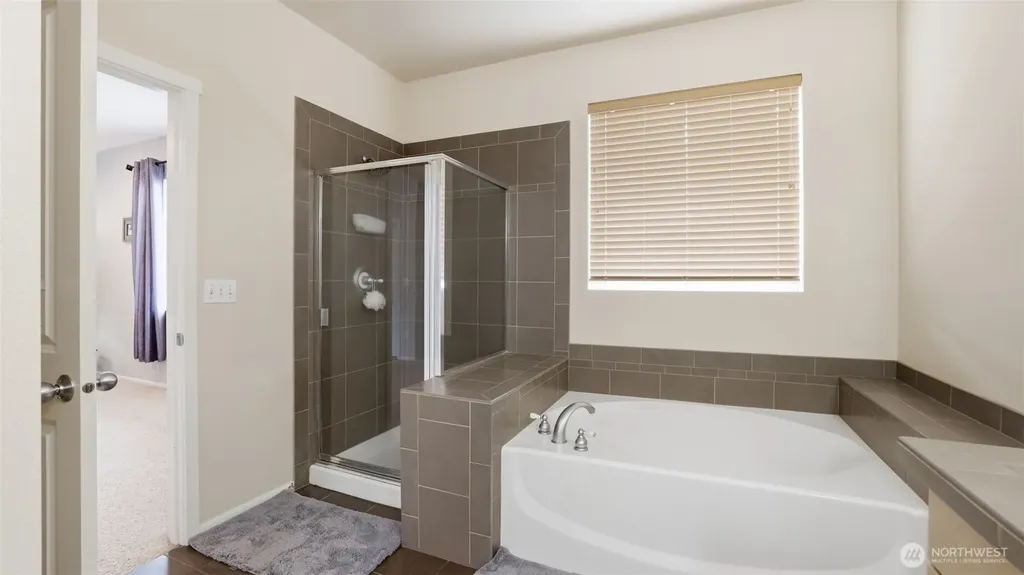 6114 Montevista Drive SE Auburn WA 98092