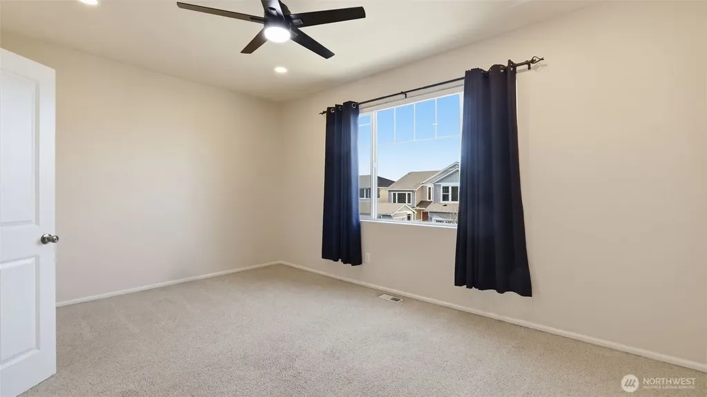 6114 Montevista Drive SE Auburn WA 98092