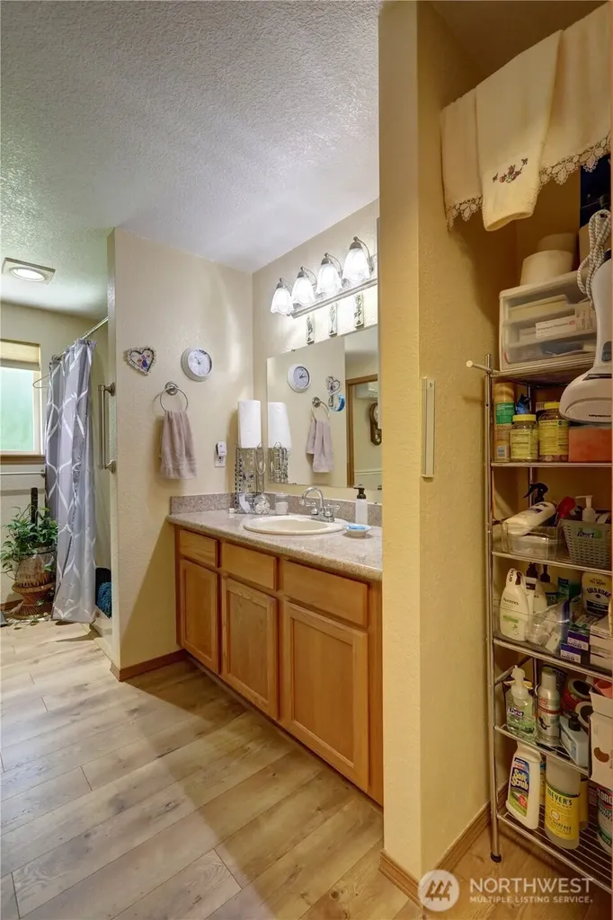 1720 E Saint Andrews Drive N Shelton WA 98584