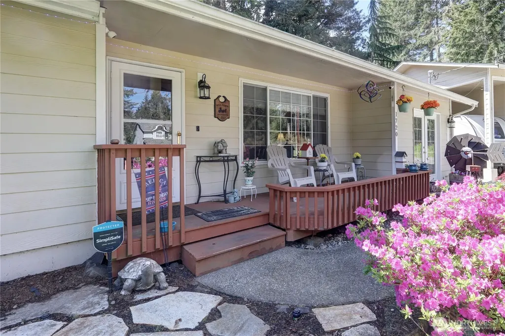 1720 E Saint Andrews Drive N Shelton WA 98584