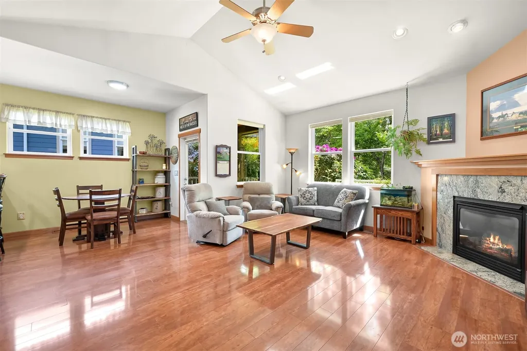 1759 Grand Avenue Mount Vernon WA 98274