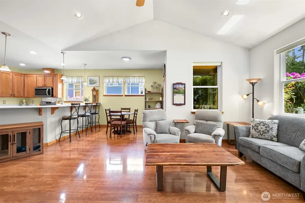 1759 Grand Avenue Mount Vernon WA 98274