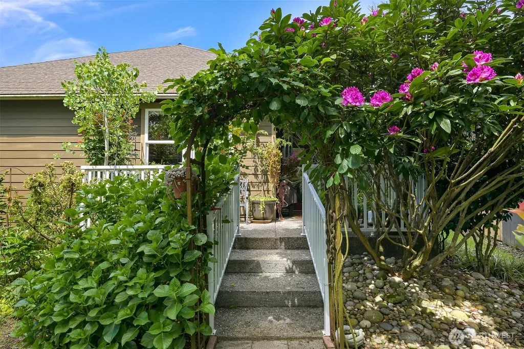 1759 Grand Avenue Mount Vernon WA 98274
