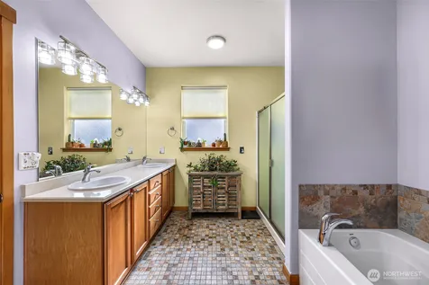 1759 Grand Avenue Mount Vernon WA 98274