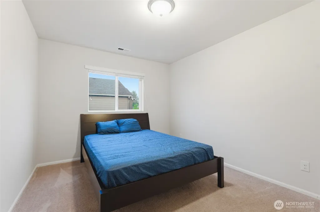 914 O'farrell Lane NW Orting WA 98360