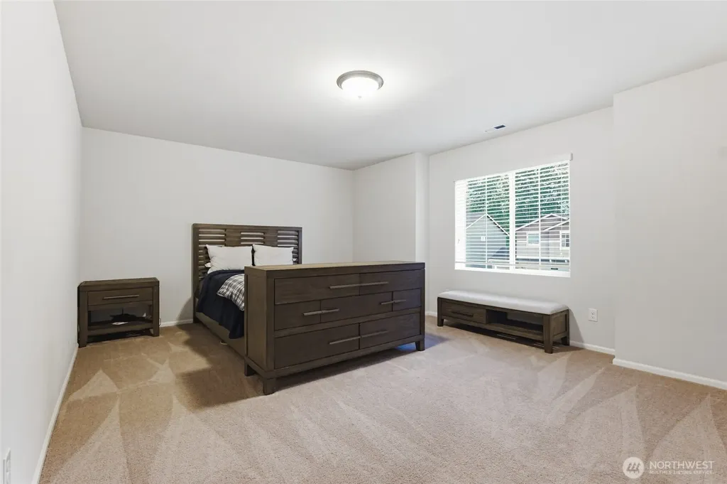 914 O'farrell Lane NW Orting WA 98360