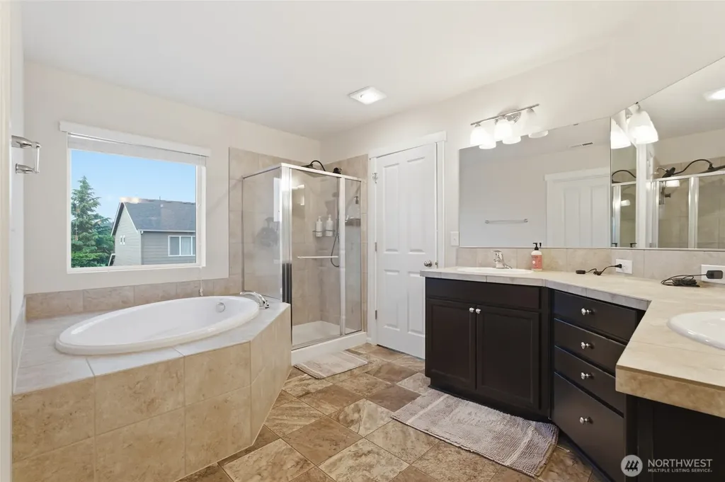 914 O'farrell Lane NW Orting WA 98360