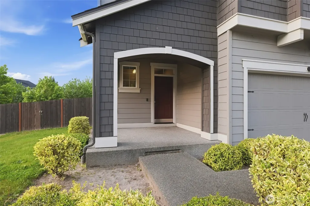 914 O'farrell Lane NW Orting WA 98360