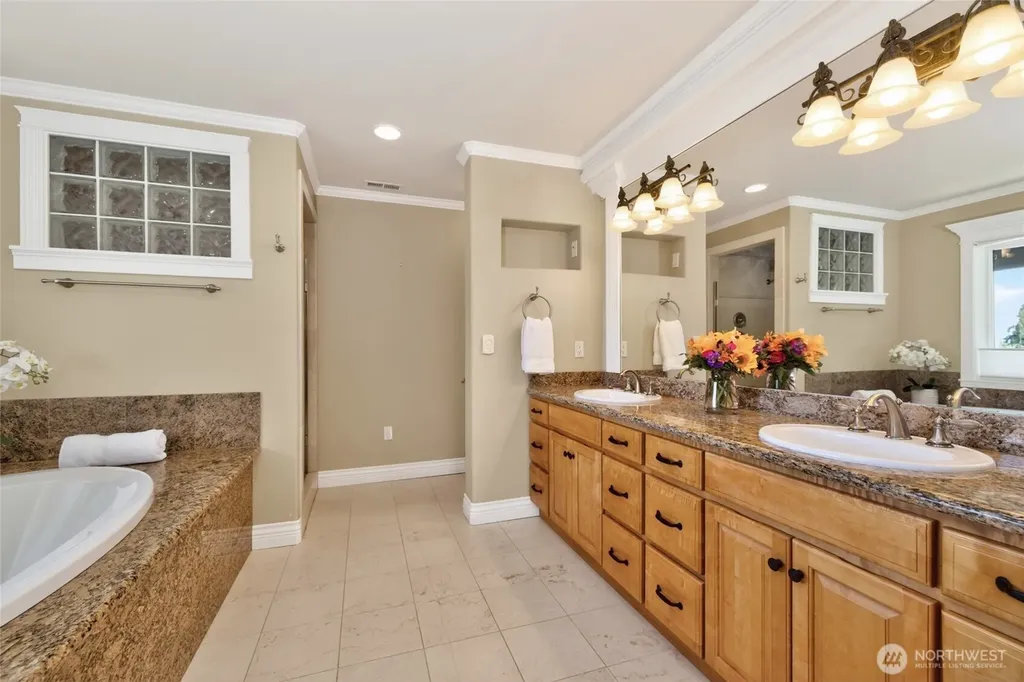 816 Walnut Street Edmonds WA 98020