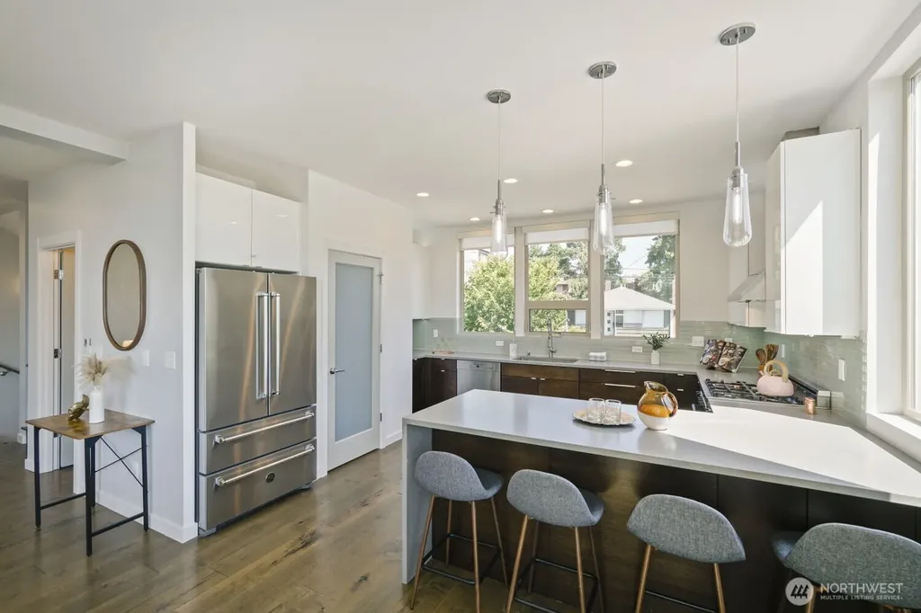 2337 W Plymouth Street Seattle WA 98199