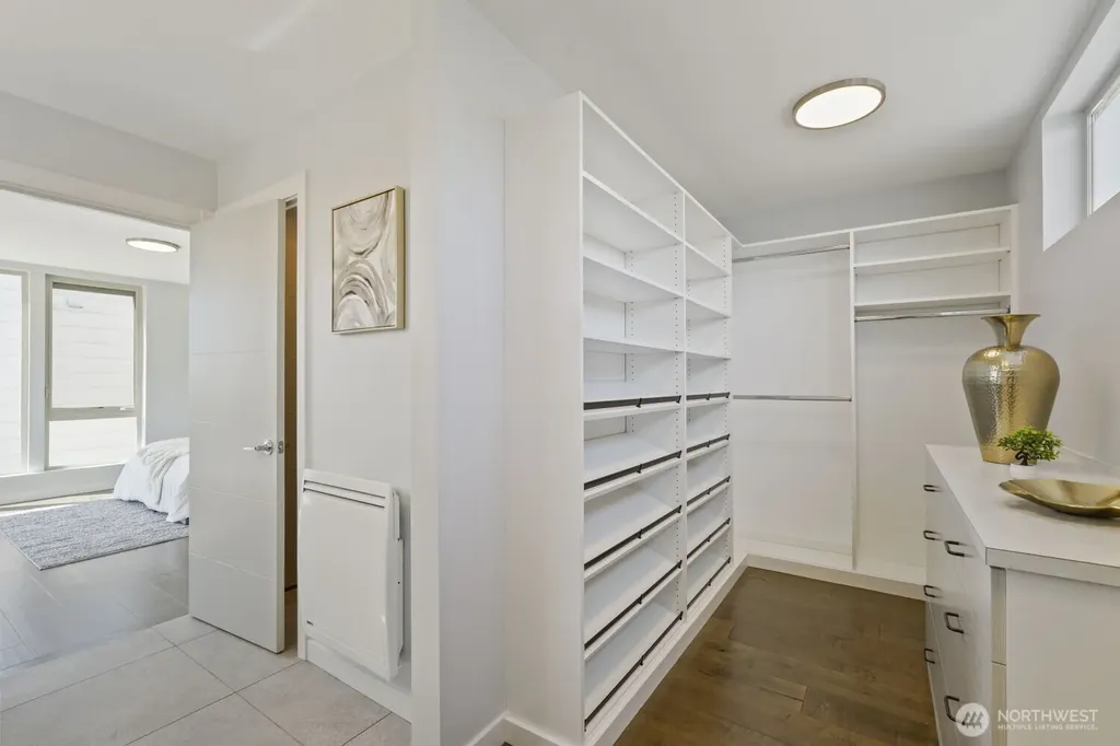 2337 W Plymouth Street Seattle WA 98199