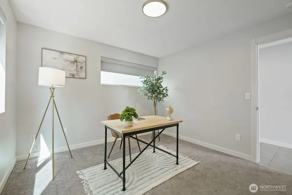 2337 W Plymouth Street Seattle WA 98199