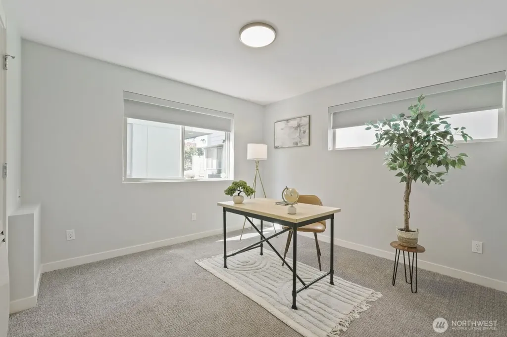 2337 W Plymouth Street Seattle WA 98199