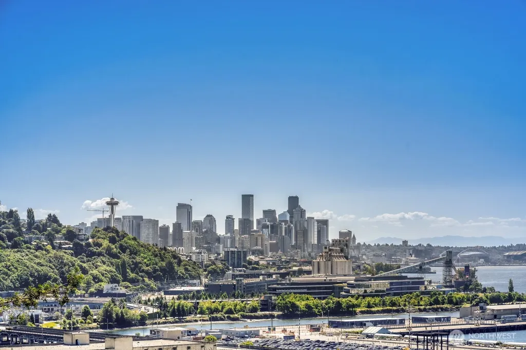 2337 W Plymouth Street Seattle WA 98199