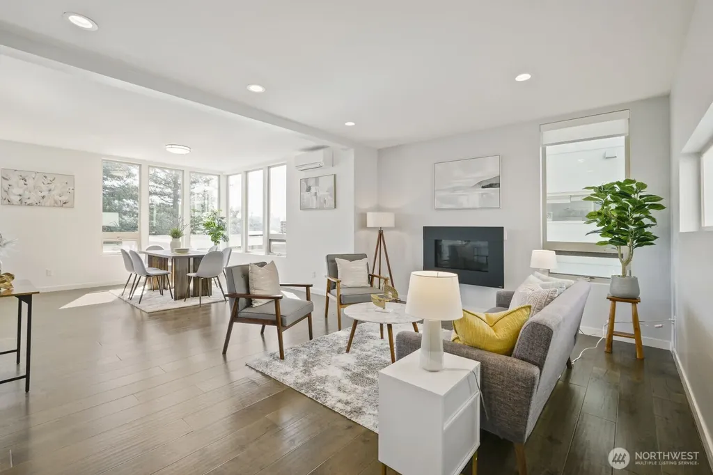 2337 W Plymouth Street Seattle WA 98199