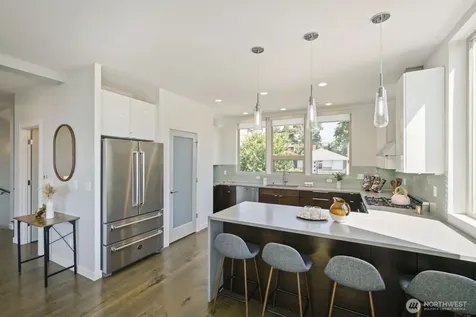 2337 W Plymouth Street Seattle WA 98199