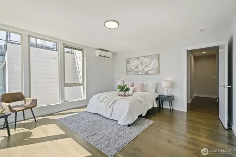 2337 W Plymouth Street Seattle WA 98199