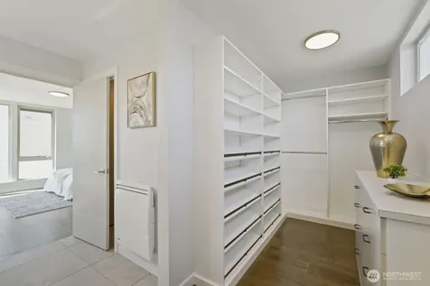 2337 W Plymouth Street Seattle WA 98199