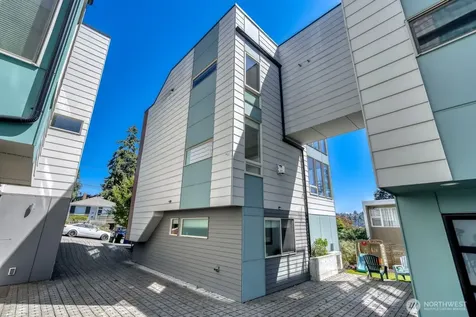 2337 W Plymouth Street Seattle WA 98199