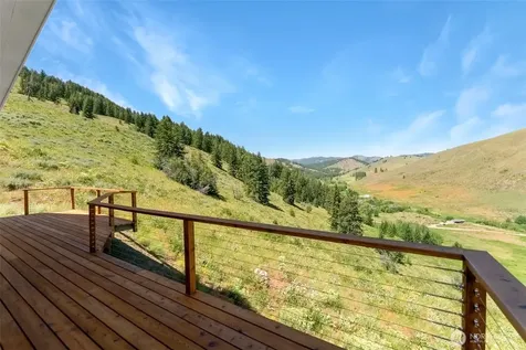 427 Rendezvous Road Winthrop WA 98862