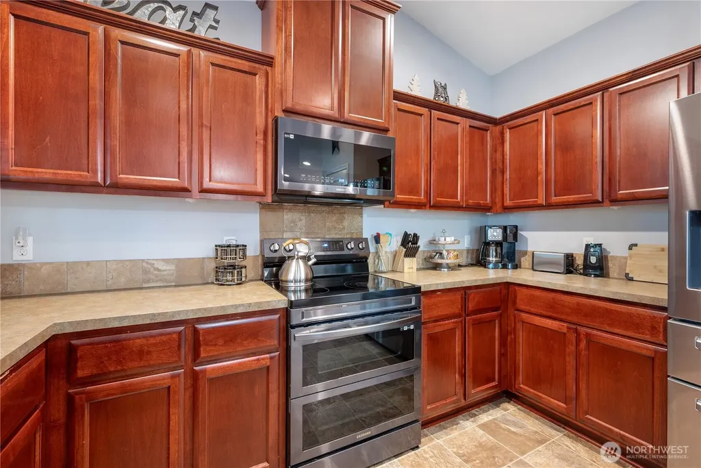 156 Wyatt Drive Kelso WA 98626