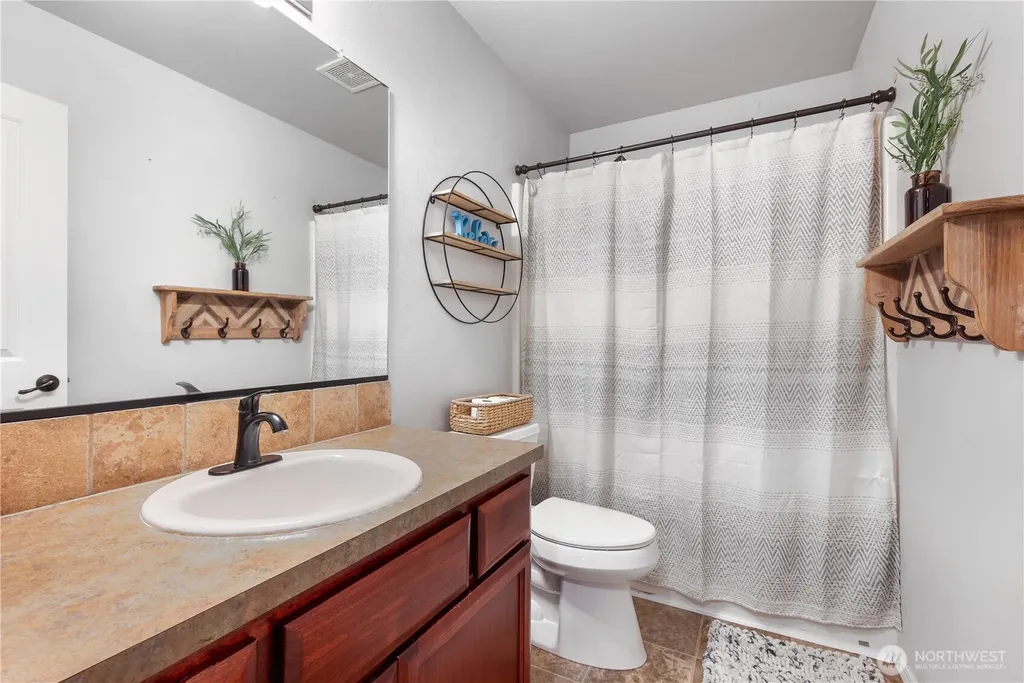 156 Wyatt Drive Kelso WA 98626