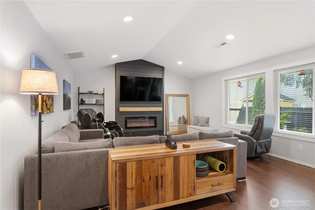 156 Wyatt Drive Kelso WA 98626