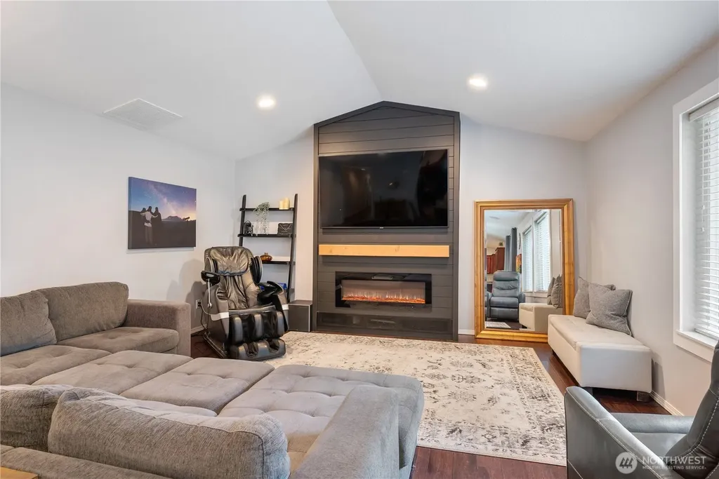 156 Wyatt Drive Kelso WA 98626