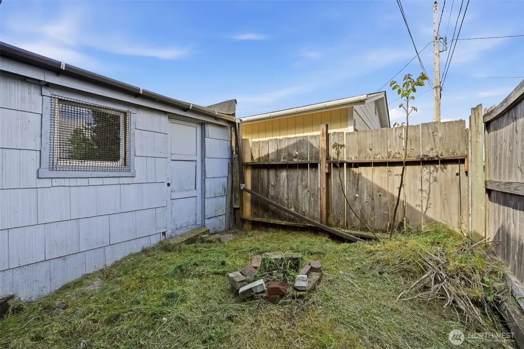 229 13th Street SE Auburn WA 98002