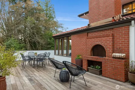 5601 43rd Avenue W Seattle WA 98199