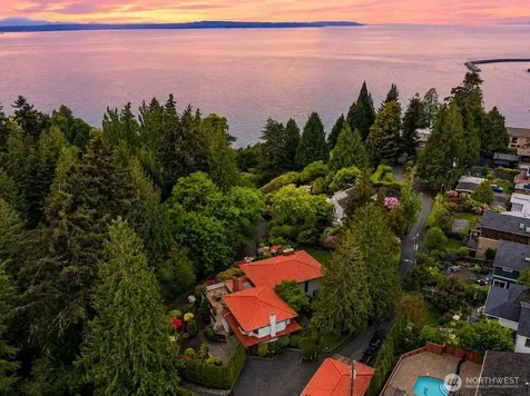 5601 43rd Avenue W Seattle WA 98199