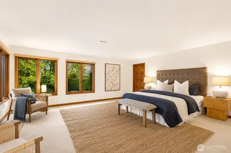 5601 43rd Avenue W Seattle WA 98199