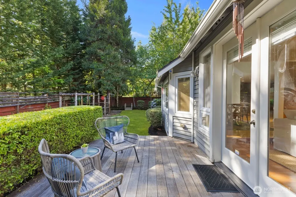 9925 SE 5th Street Bellevue WA 98004