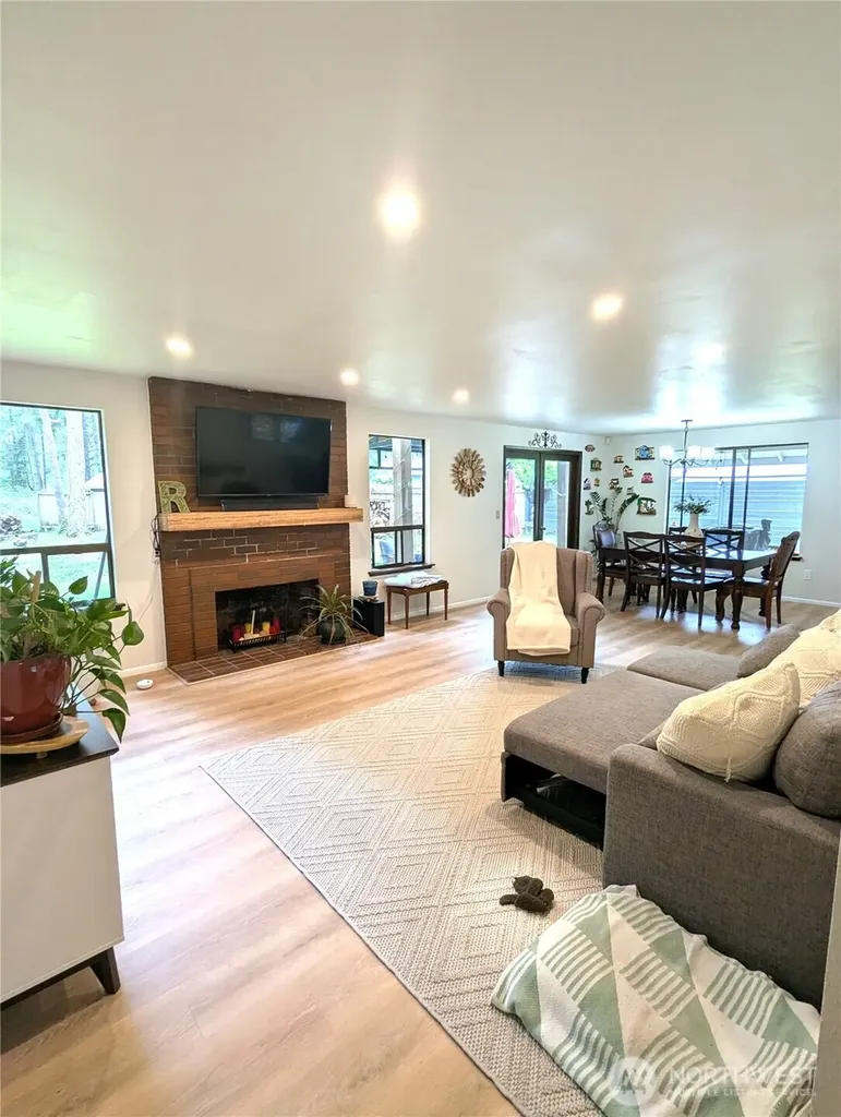 5808 Woodlake Drive W University Place WA 98467