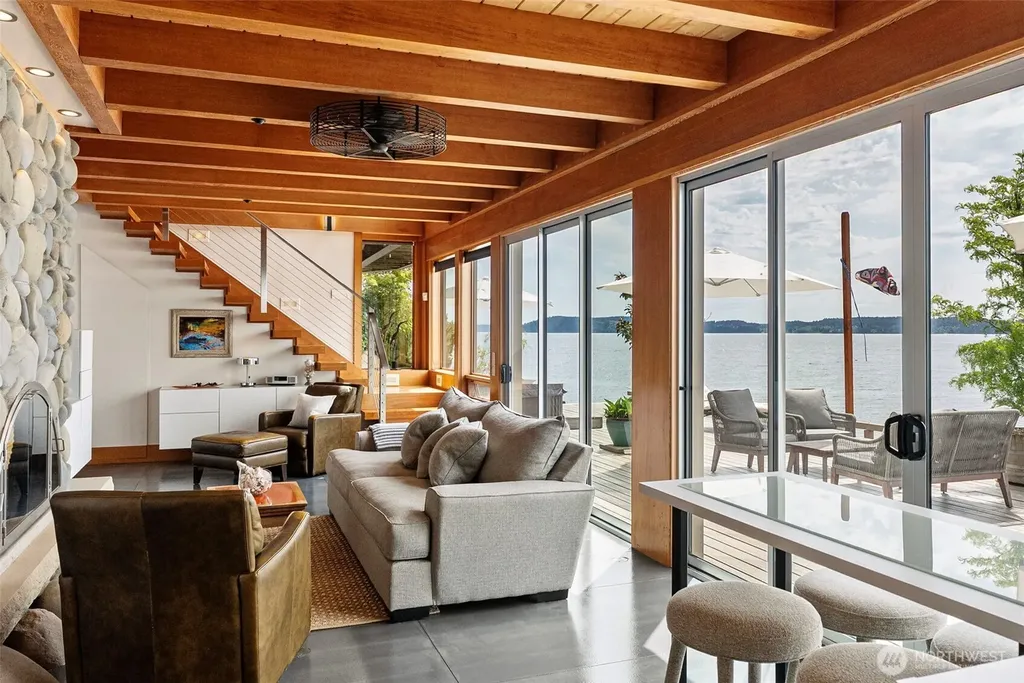 540 3rd Avenue Fox Island WA 98333