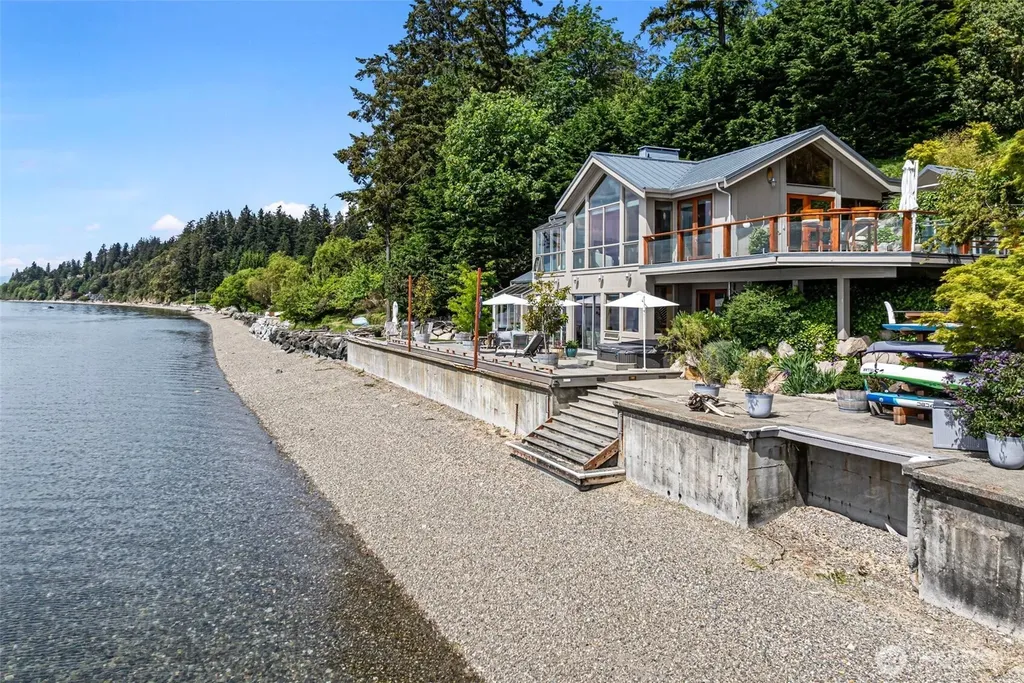 540 3rd Avenue Fox Island WA 98333