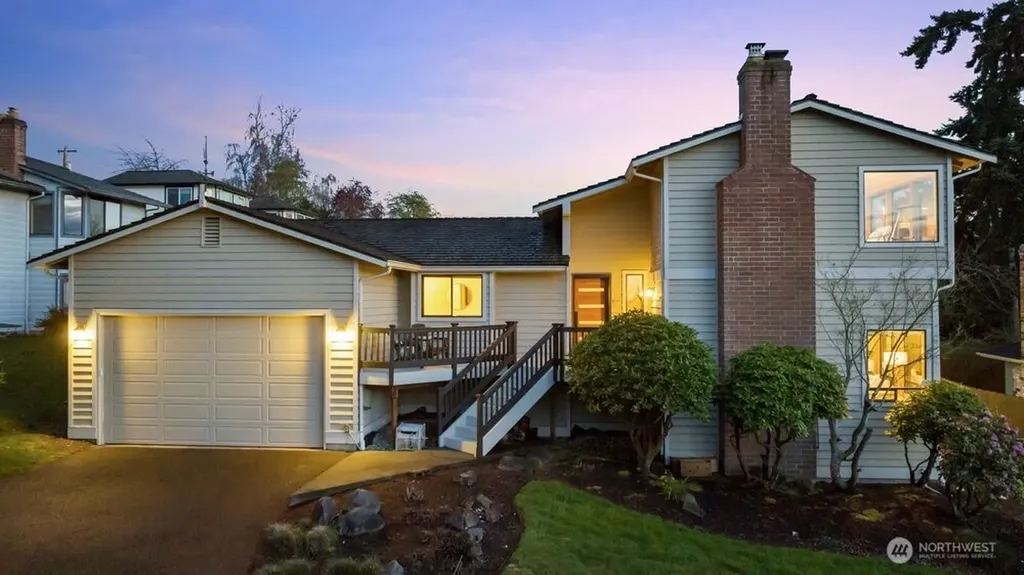 902 7th Avenue S Edmonds WA 98020