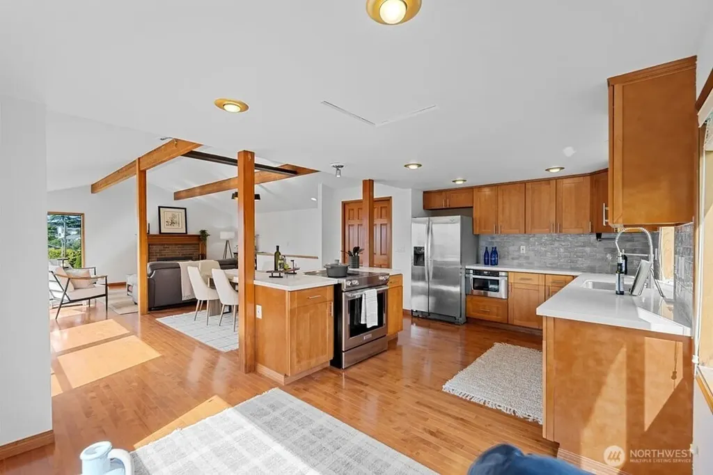 902 7th Avenue S Edmonds WA 98020