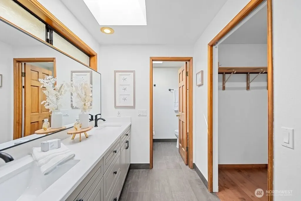 902 7th Avenue S Edmonds WA 98020