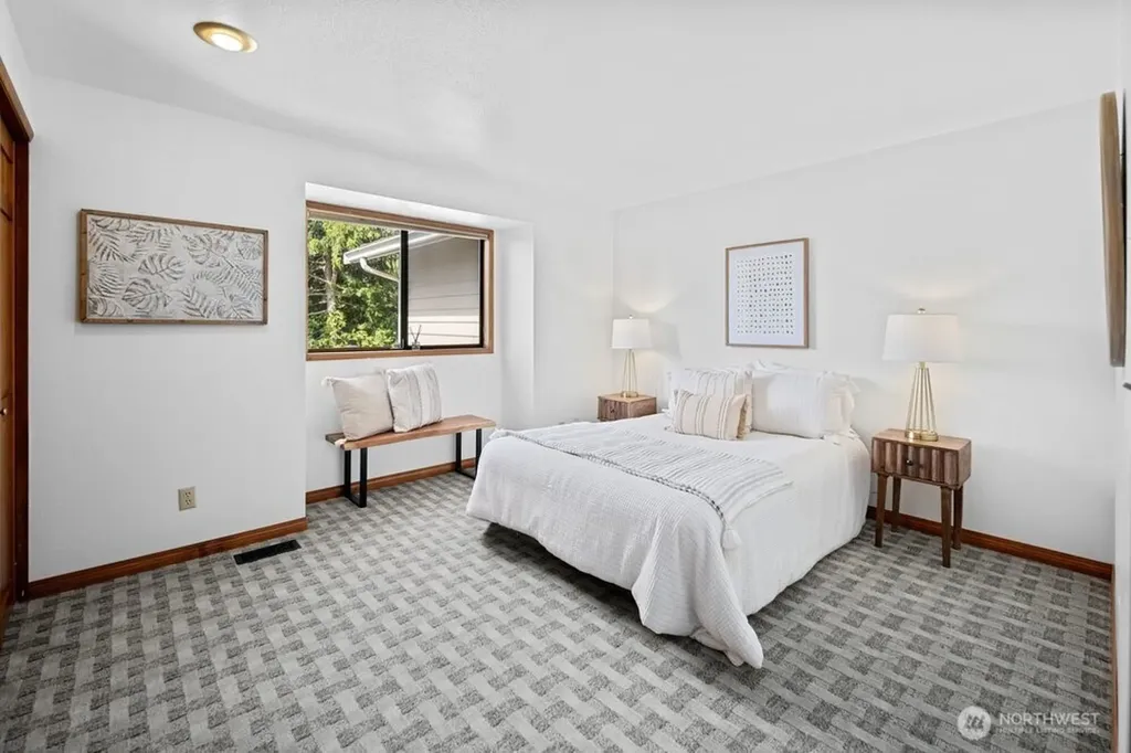 902 7th Avenue S Edmonds WA 98020