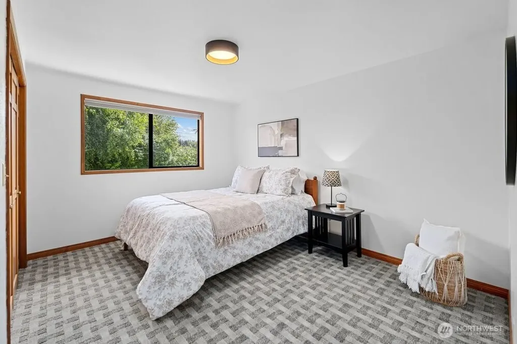 902 7th Avenue S Edmonds WA 98020